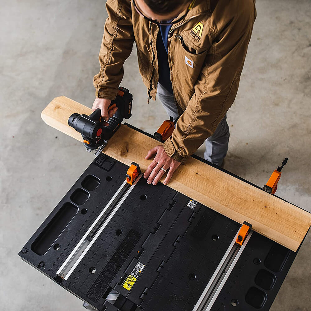 Многофункциональная аккумуляторная пила WORX Axis WX550 для дерева, пластика и металла