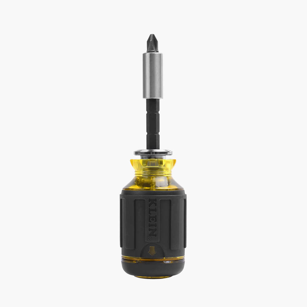 Компактная отвертка-мультитул Klein Tools с набором из 8 бит в рукоятке, регулируемым стержнем и магнитным держателем
