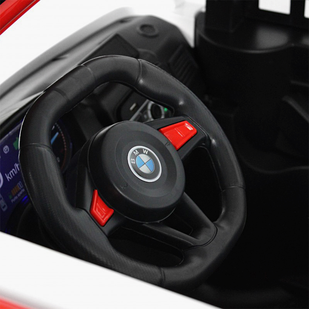 Двухместный детский электромобиль RiverToys K007AM в дизайне BMW с дистанционной системой управления, медиапанелью и LED-фарами