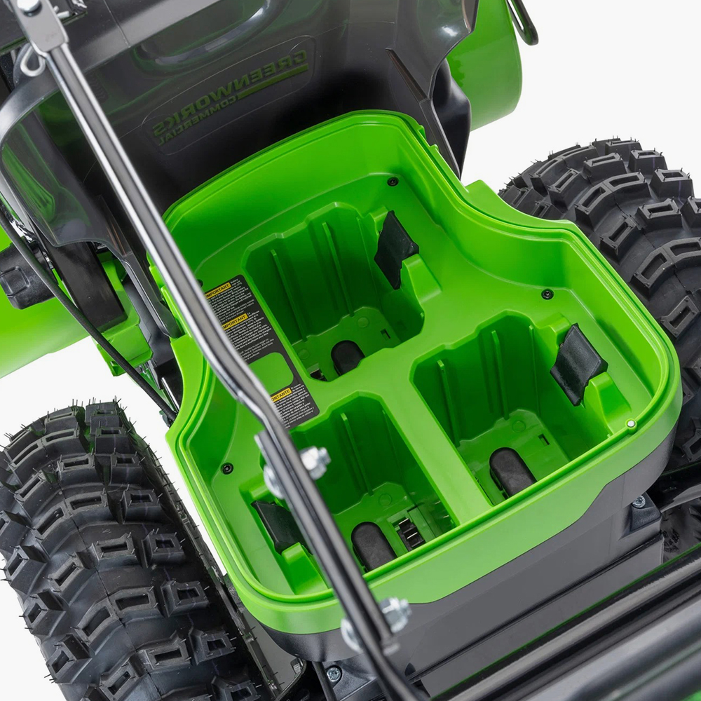Аккумуляторный самоходный снегоуборщик Greenworks GD82ST56 с бесщеточными двигателями DigiPRO и системой разворота Zero Turn